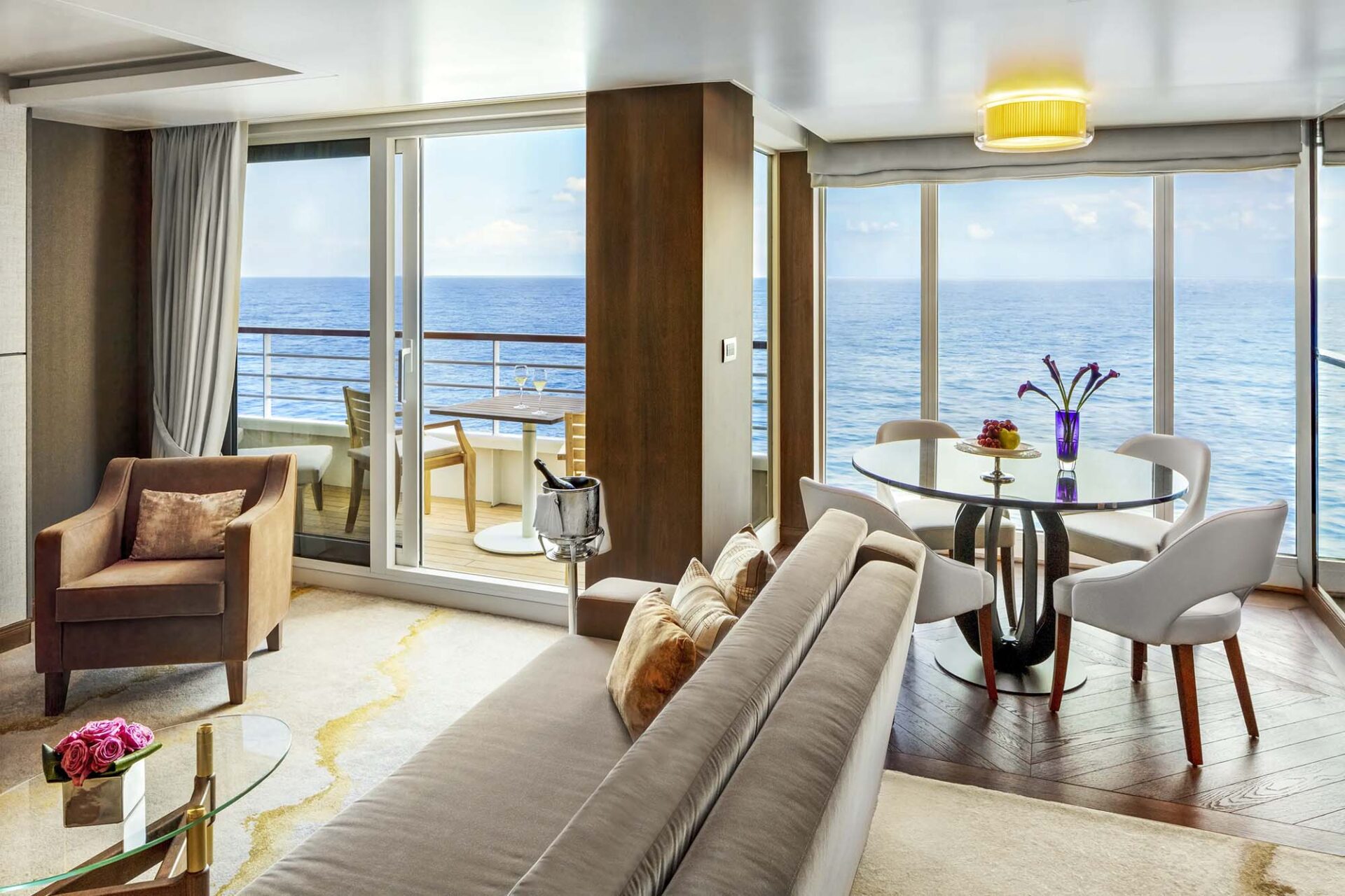 Symphony-CRYSTAL-PENTHOUSE-SUITE-01