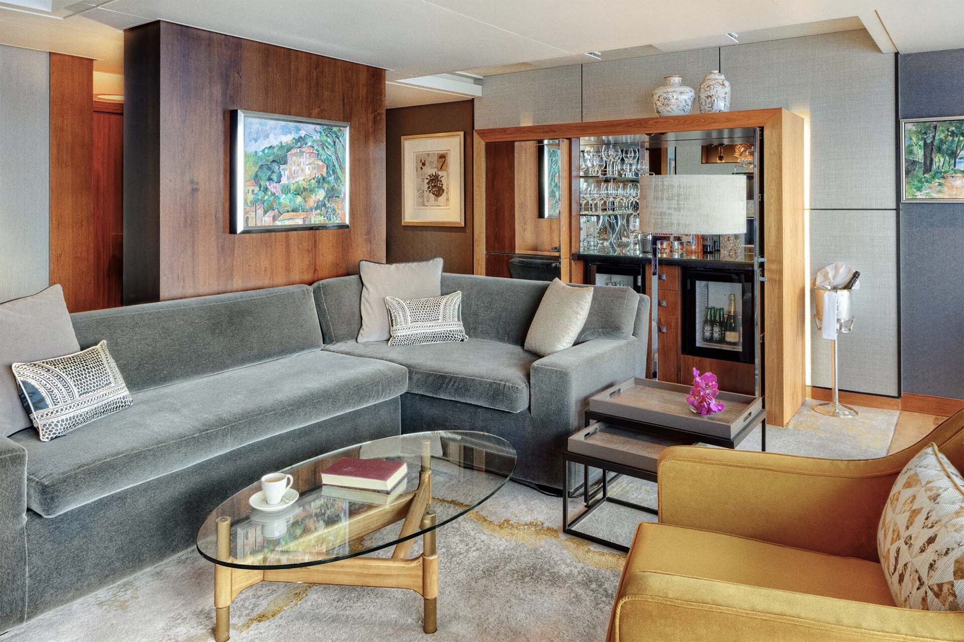 Symphony-CRYSTAL-PENTHOUSE-SUITE-09