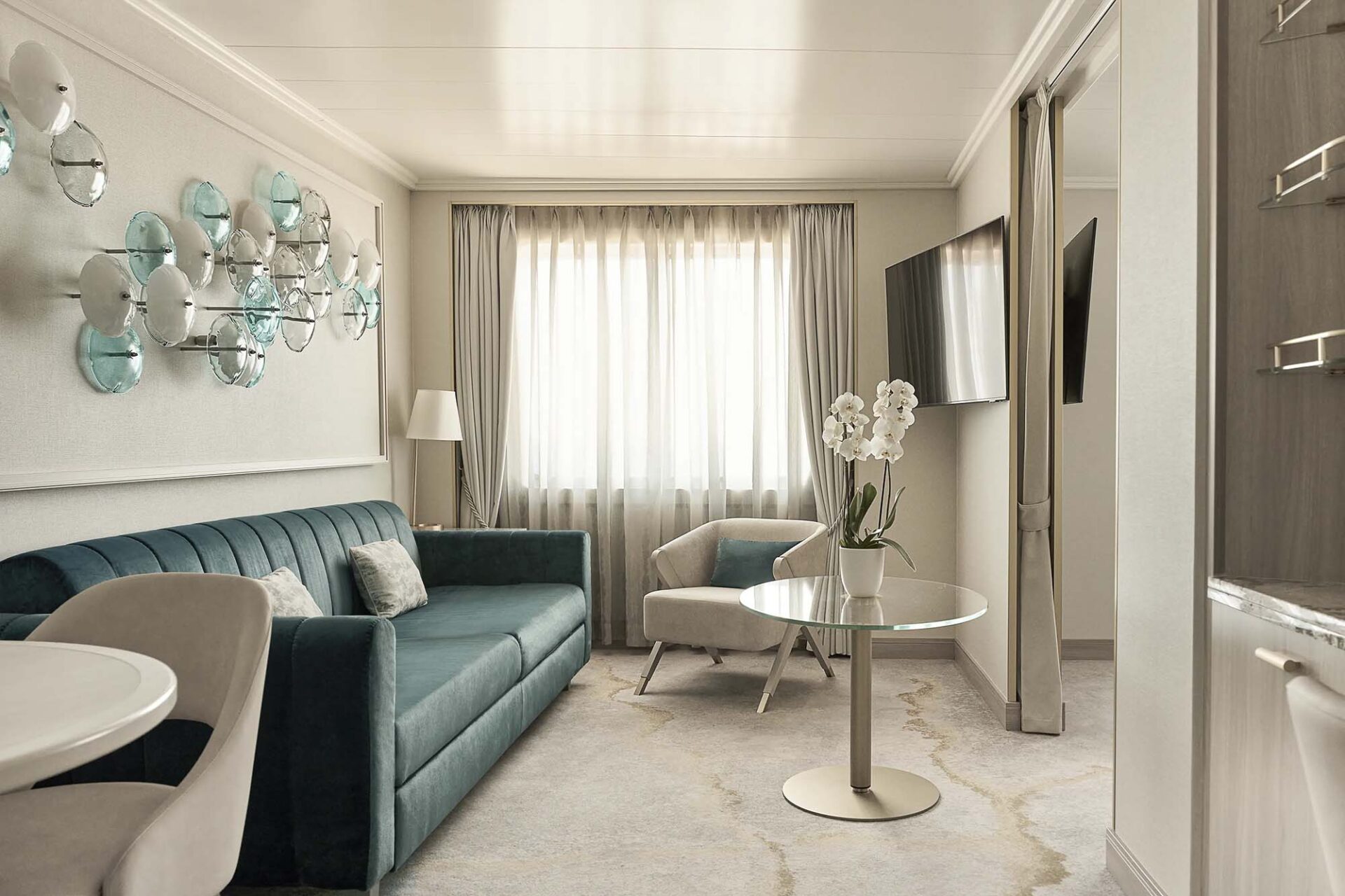 Symphony-SAPPHIRE-OCEAN-VIEW-SUITE-01