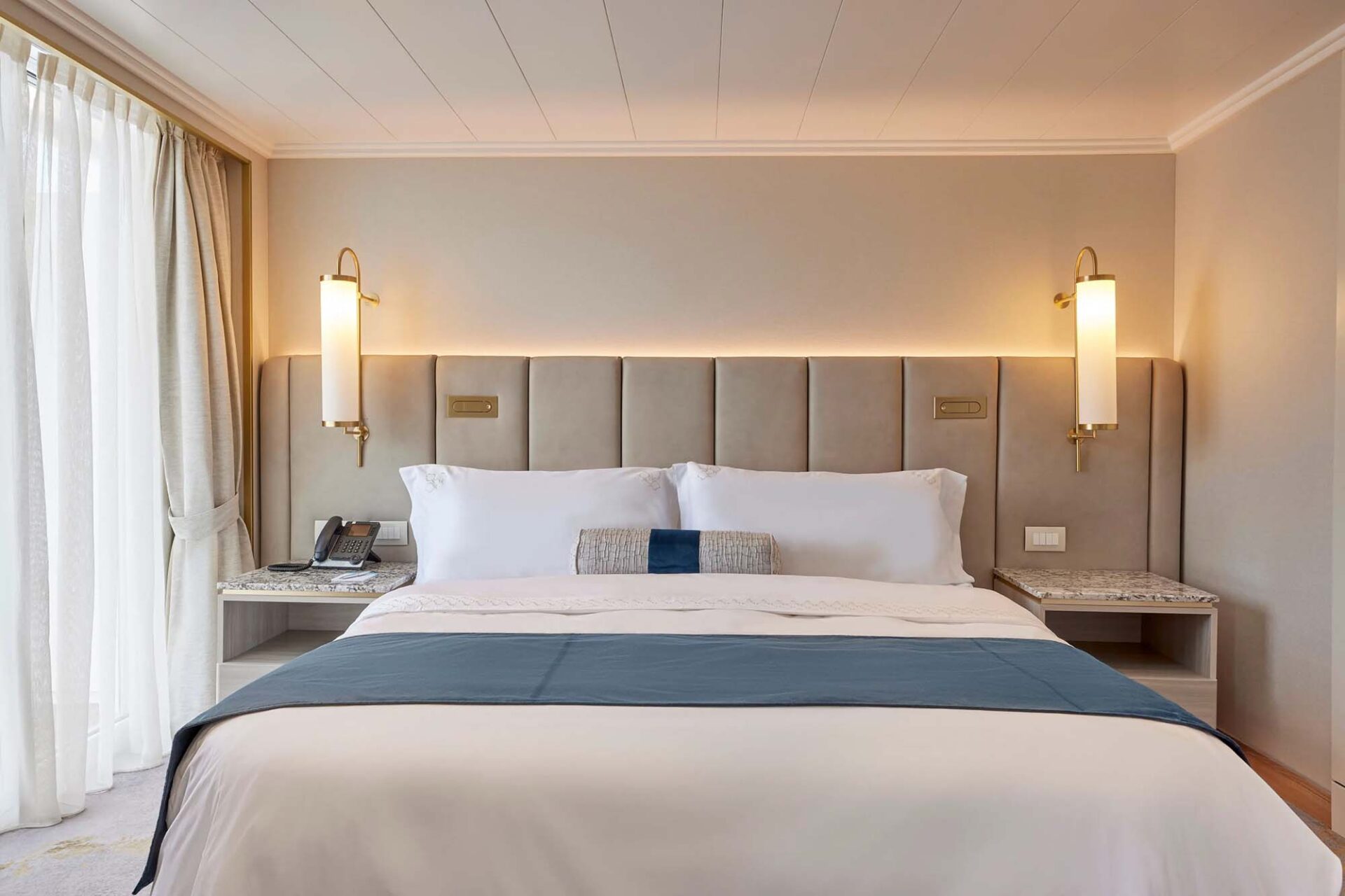 Symphony-SAPPHIRE-VERANDA-SUITE-02