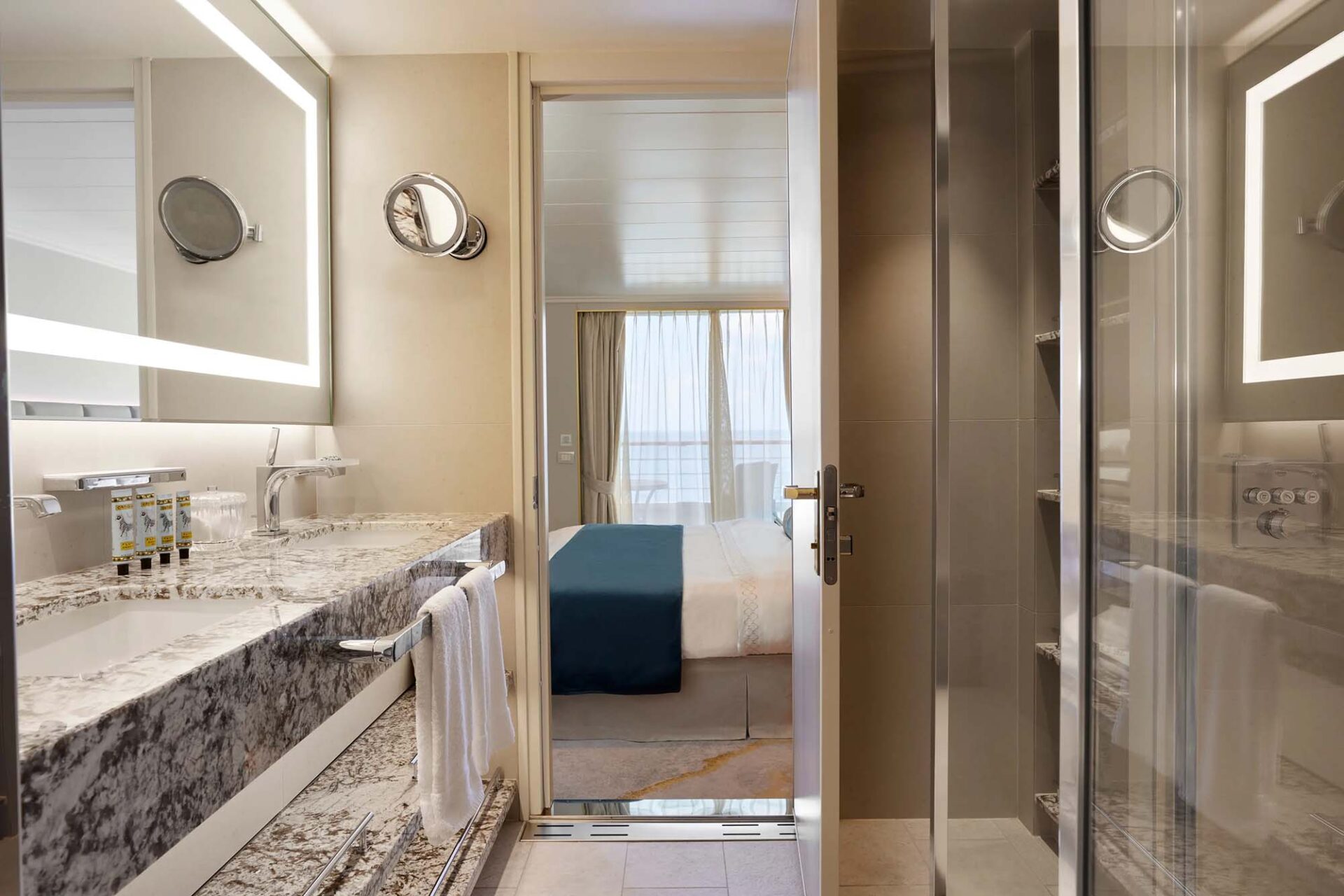 Symphony-SAPPHIRE-VERANDA-SUITE-04