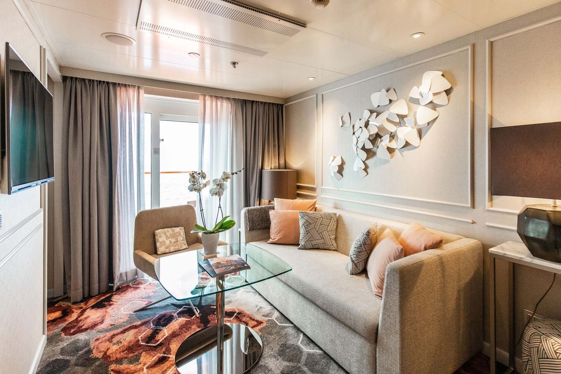 Symphony-SAPPHIRE-VERANDA-SUITE-05