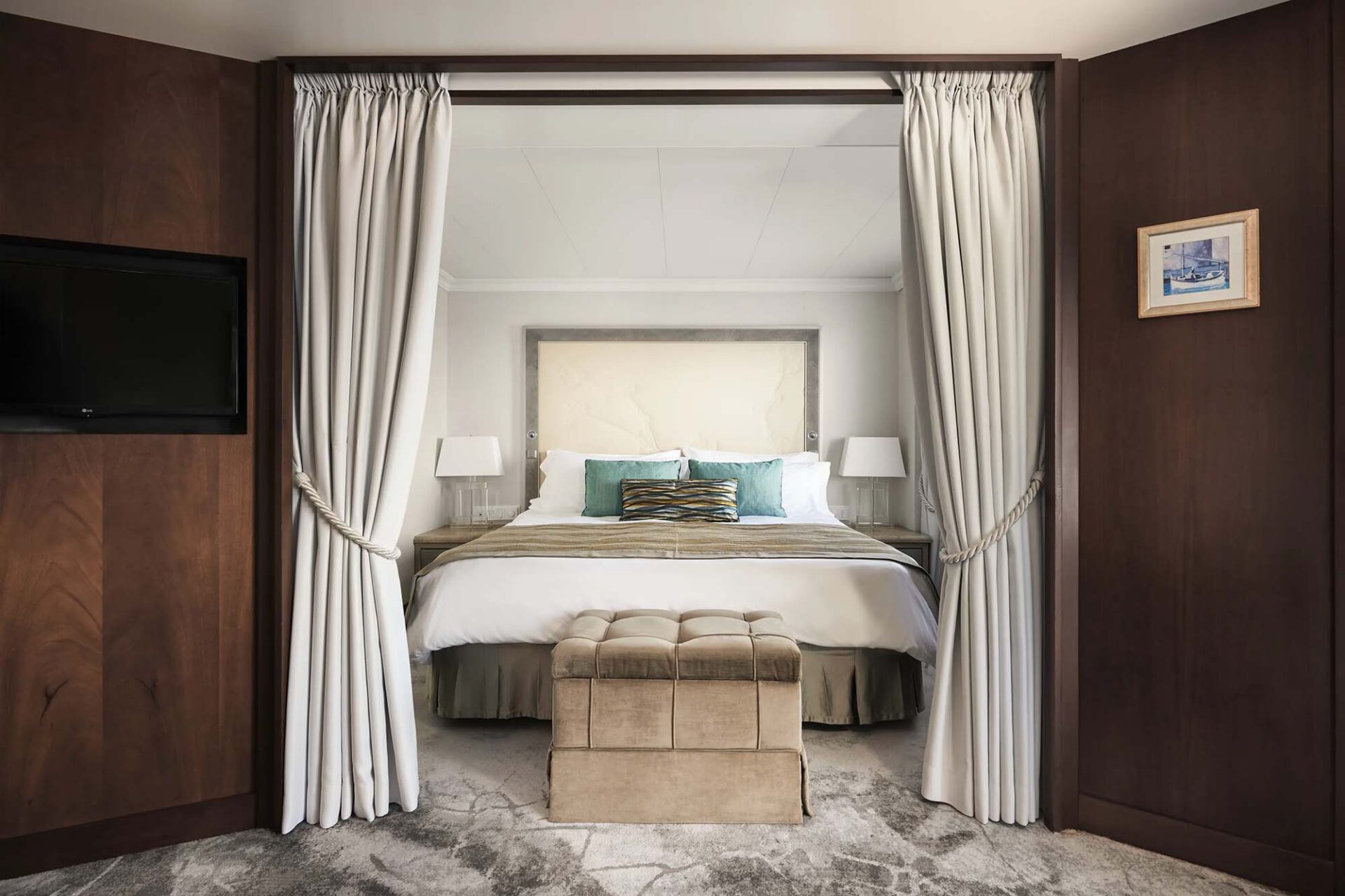 Symphony-SAPPHIRE-VERANDA-SUITE-08