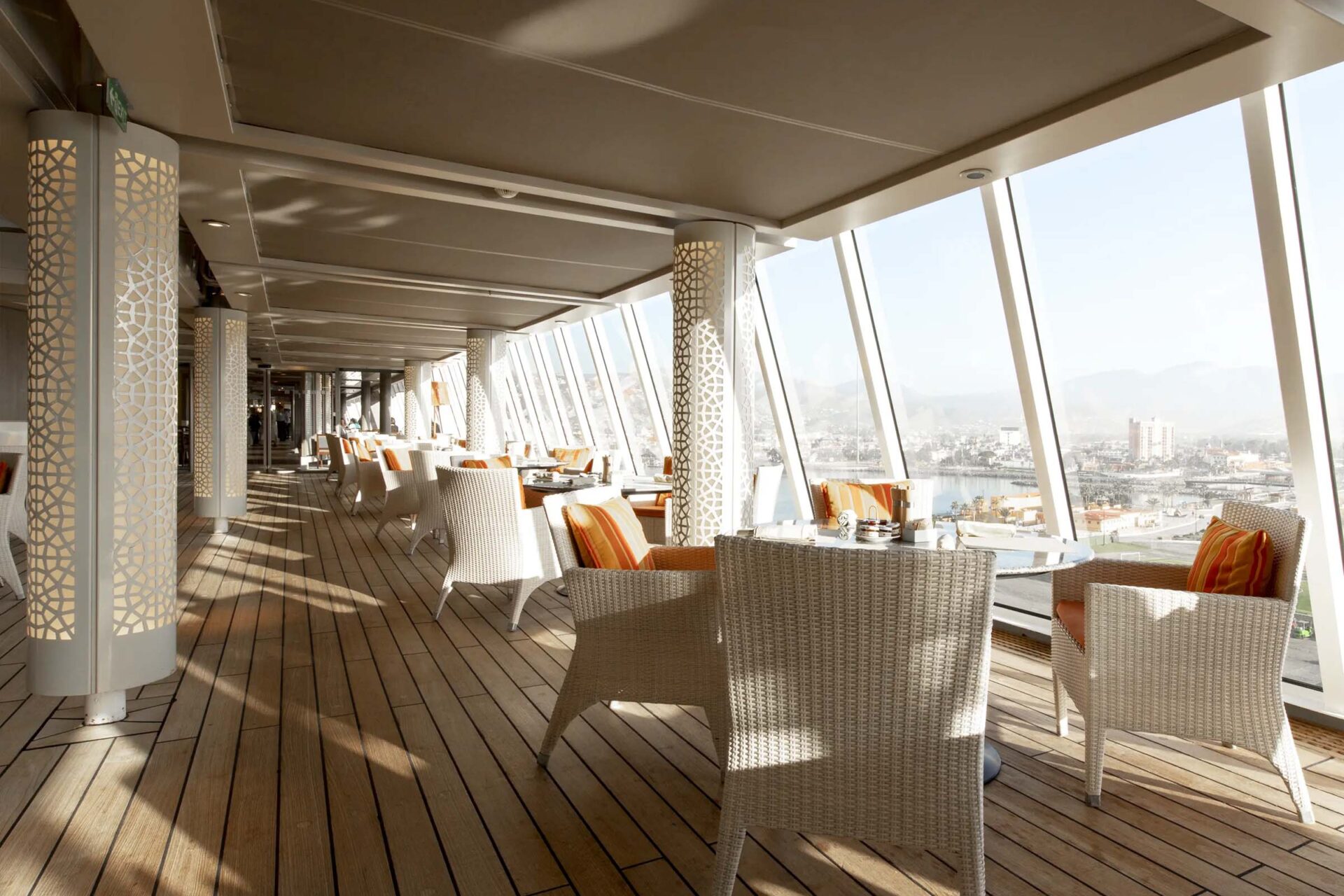 dining-TRIDENTGRILL-01